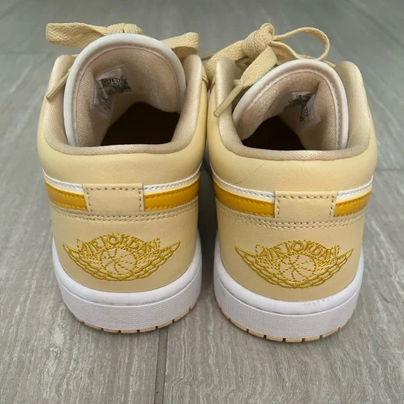 Nike Air Jordan 1 Low - Picture 3 of 7